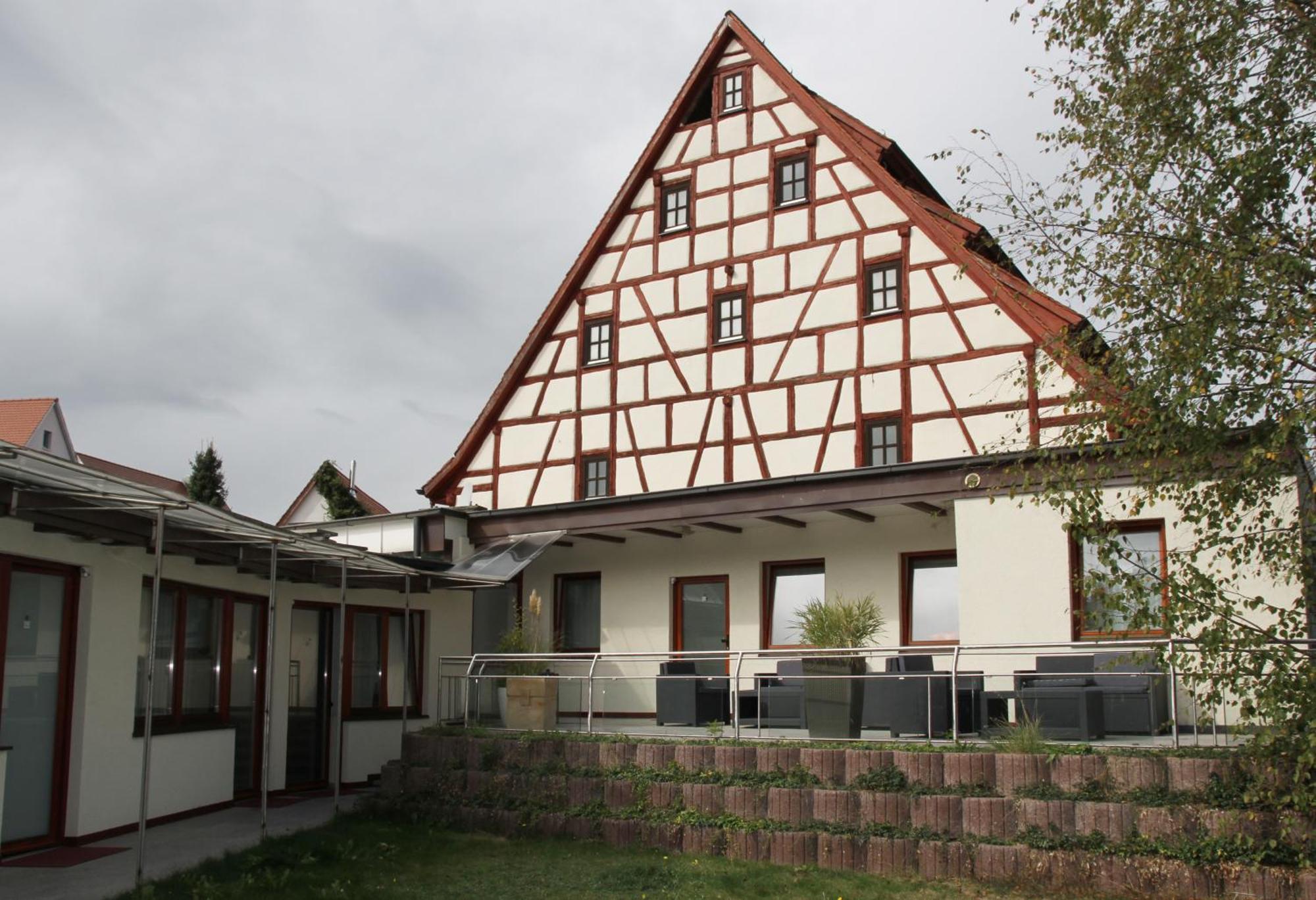 Hotel Hof 19 - Nuernberg Nord Херольдсберг Экстерьер фото
