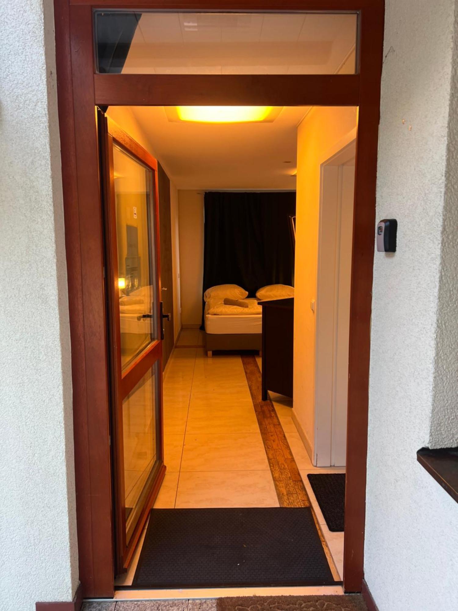 Hotel Hof 19 - Nuernberg Nord Херольдсберг Экстерьер фото