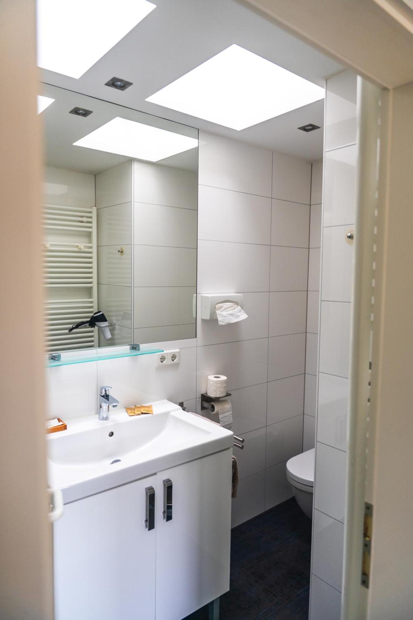 Hotel Hof 19 - Nuernberg Nord Херольдсберг Экстерьер фото