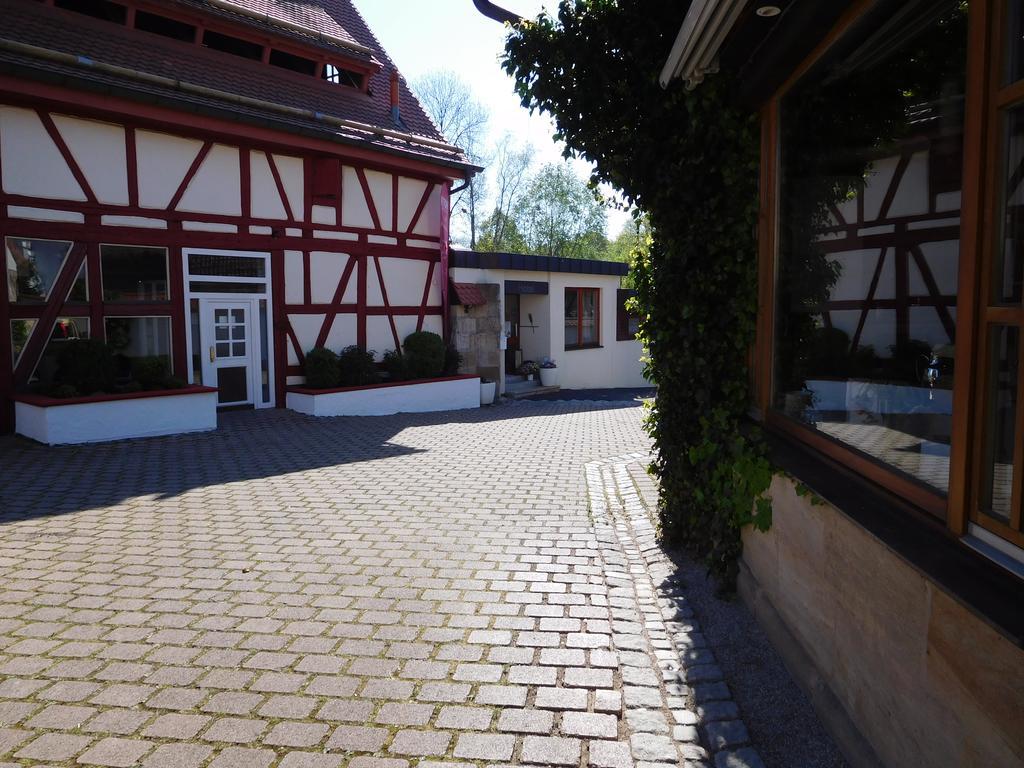Hotel Hof 19 - Nuernberg Nord Херольдсберг Экстерьер фото