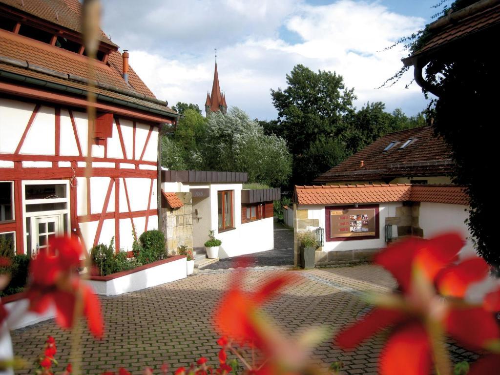 Hotel Hof 19 - Nuernberg Nord Херольдсберг Экстерьер фото